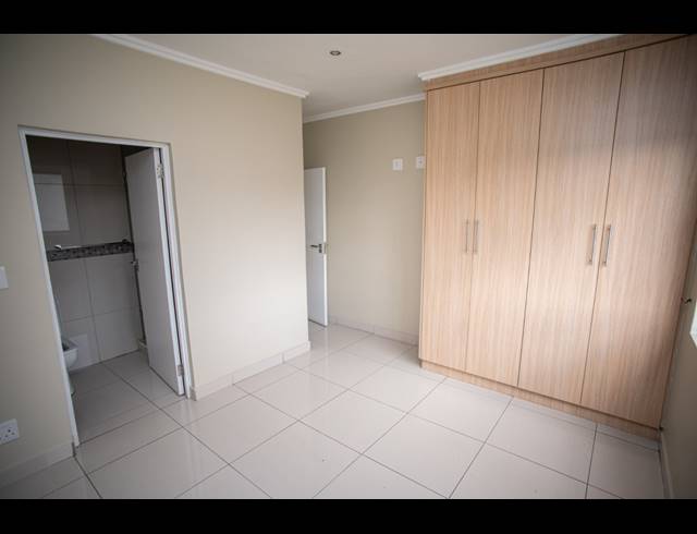 2 BEDROOM APARTMENT FOR SALE IN UMHLANGA RIDGE